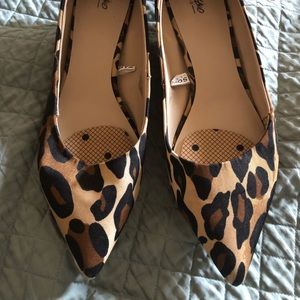 Leopard pumps